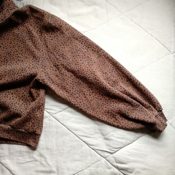 ABERCROMBIE & FITCH Soft A & F Dark Brown leopard Mockneck sweater Medium A&F - Picture 4 of 10